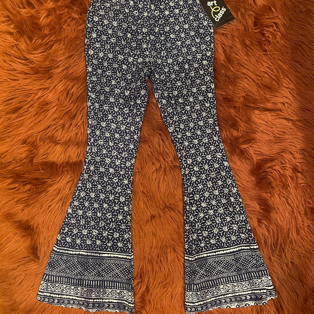 Art Class stretch bell bottoms